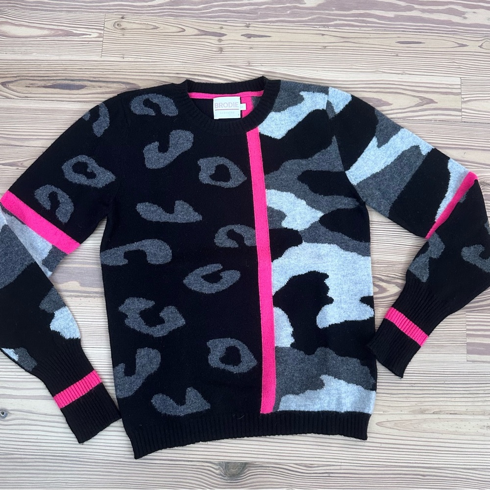 Brodie Cashmere Black and Gray Sweater with Pink Highlights